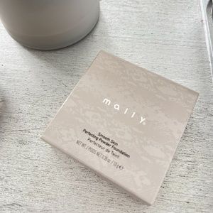 Mally Beauty Smooth Skin Perfecting Powder Foundation - Tan - 10 g - NEW in BOX